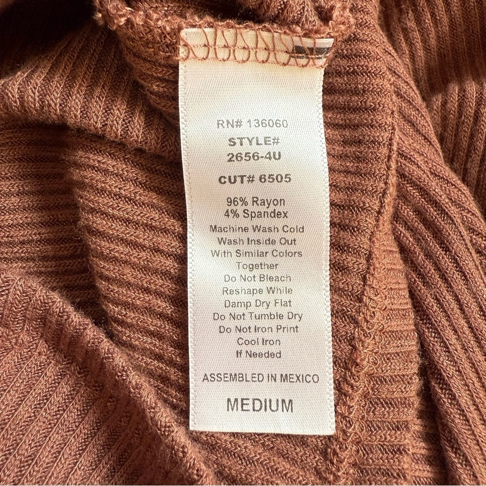 PST Brown Ribbed Knit Surplice Faux Wrap Deep V-Neck Short Sleeve Top Size M - Picture 9 of 11